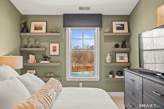 1 Brentwood Circle 1, Danbury, CT 06810