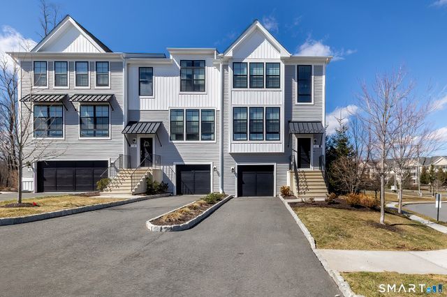 1 Brentwood Circle 1, Danbury, CT 06810