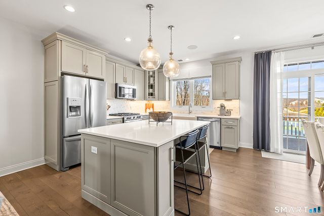 1 Brentwood Circle 1, Danbury, CT 06810