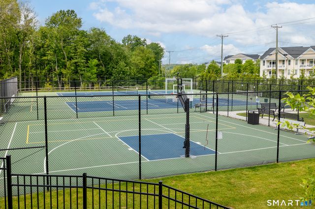 1 Brentwood Circle 1, Danbury, CT 06810