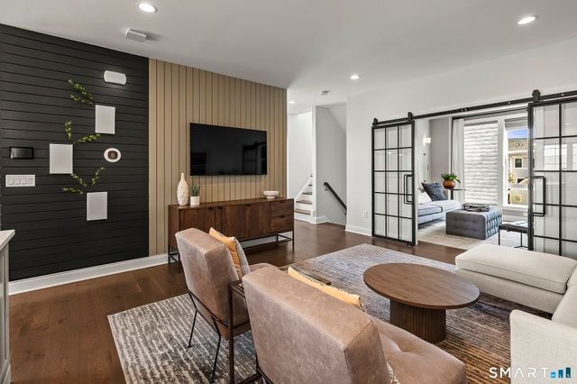 1 Brentwood Circle 1, Danbury, CT 06810