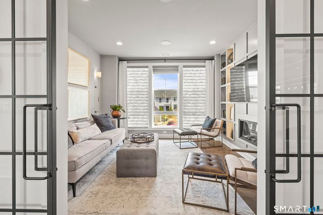 1 Brentwood Circle 1, Danbury, CT 06810