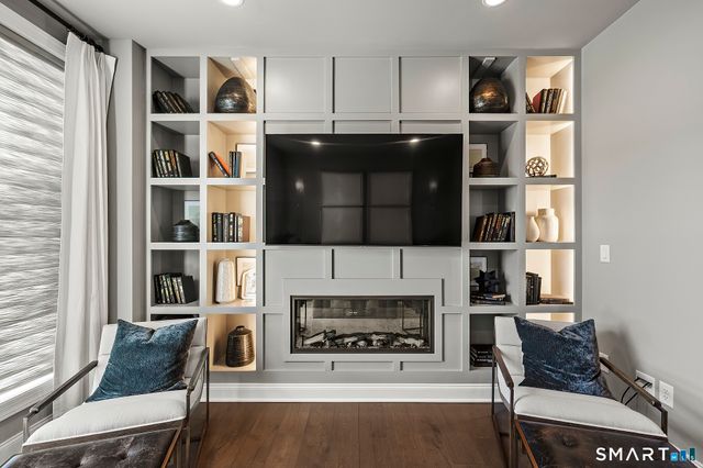 1 Brentwood Circle 1, Danbury, CT 06810