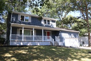 16 Gate Way, Hamden, CT 06518