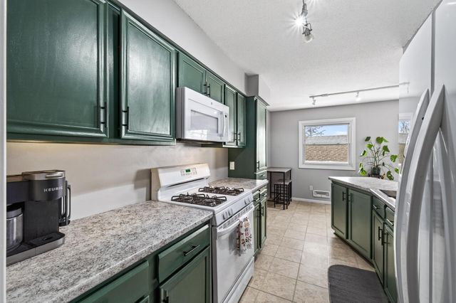 12113 Drake Street NW, Coon Rapids, MN 55448