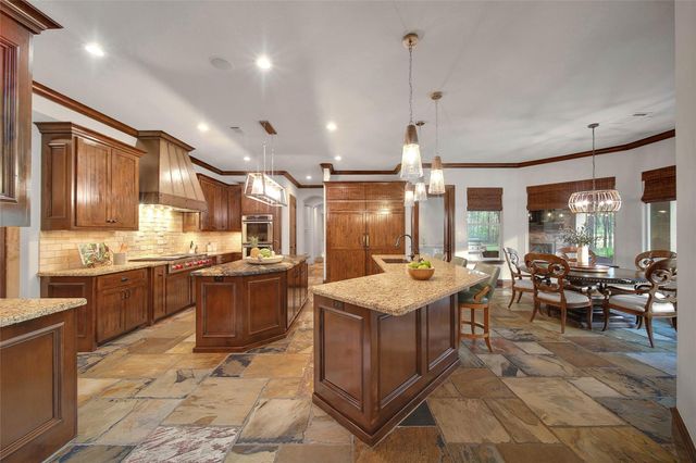 852 Eagle Pointe, Montgomery, TX 77316