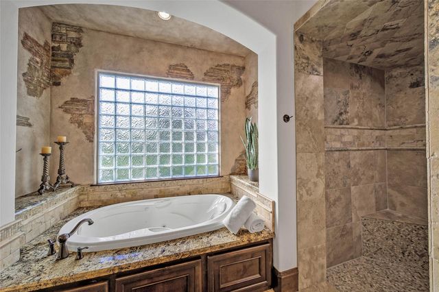 852 Eagle Pointe, Montgomery, TX 77316