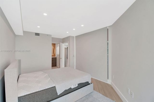 3370 Hidden Bay Drive 812, Aventura, FL 33180