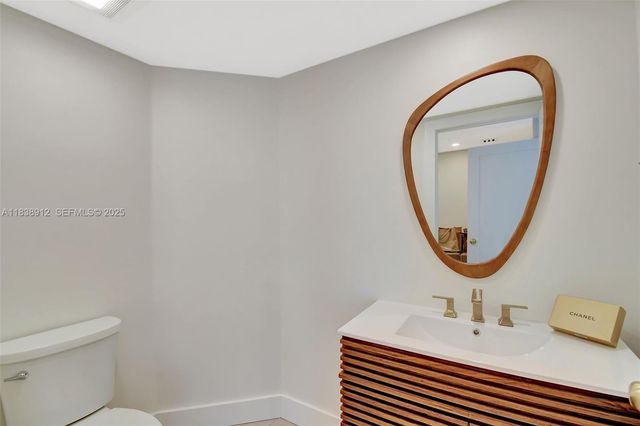 3370 Hidden Bay Drive 812, Aventura, FL 33180