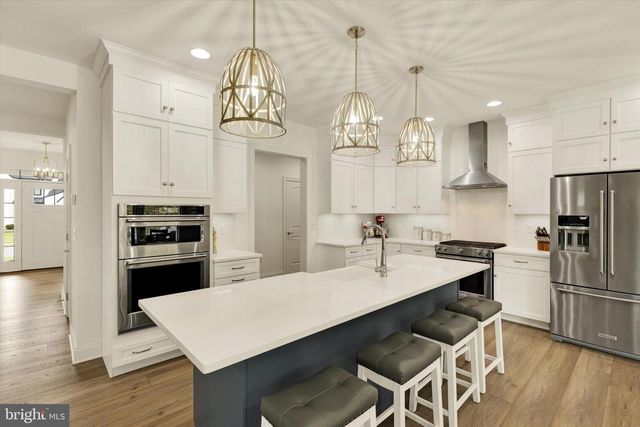 1033 LITITZ BEND DR, Lititz, PA 17543