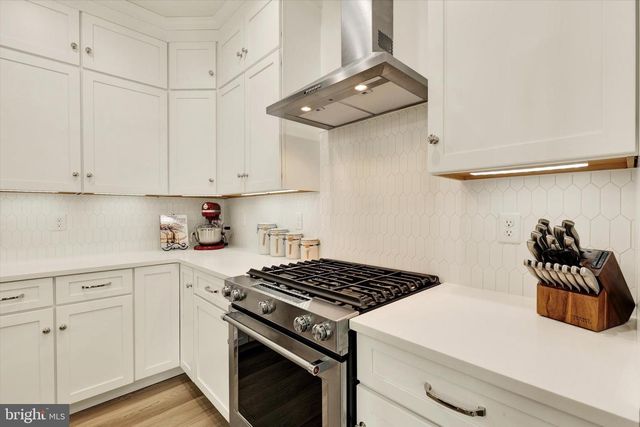 1033 LITITZ BEND DR, Lititz, PA 17543