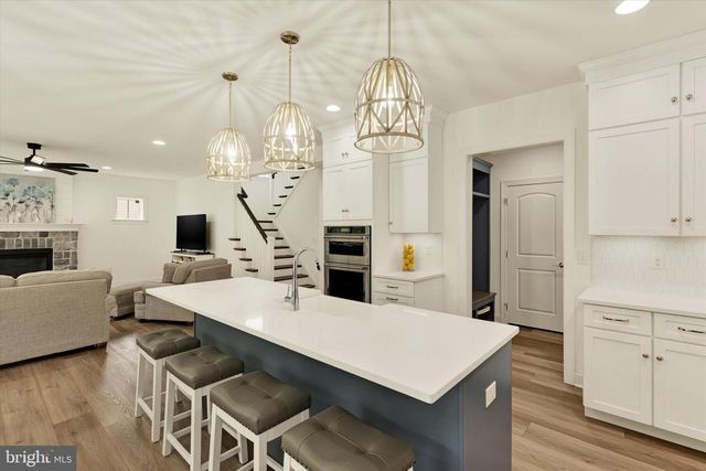 1033 LITITZ BEND DR, Lititz, PA 17543
