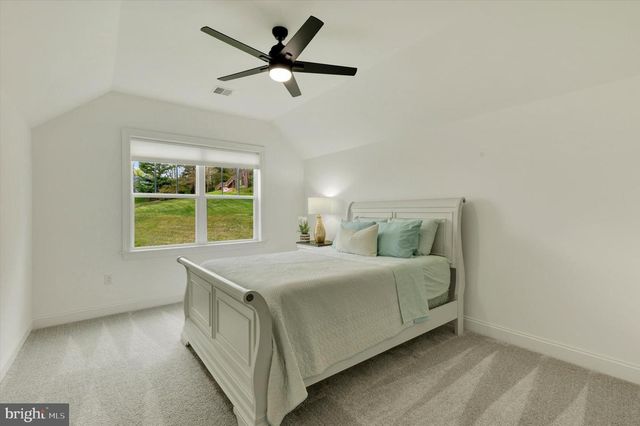 1033 LITITZ BEND DR, Lititz, PA 17543