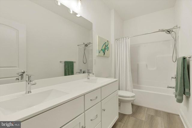 1033 LITITZ BEND DR, Lititz, PA 17543