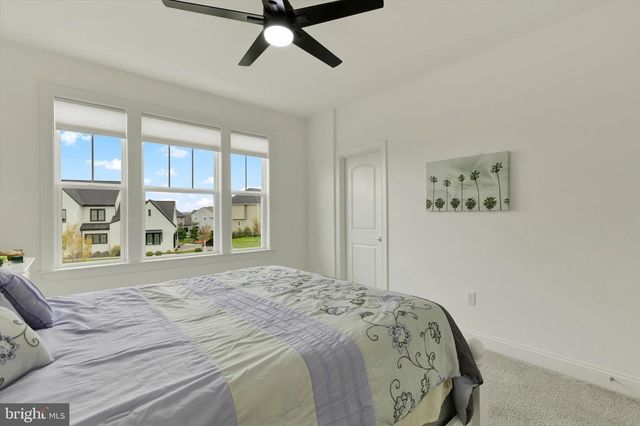 1033 LITITZ BEND DR, Lititz, PA 17543