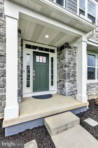 1033 LITITZ BEND DR, Lititz, PA 17543
