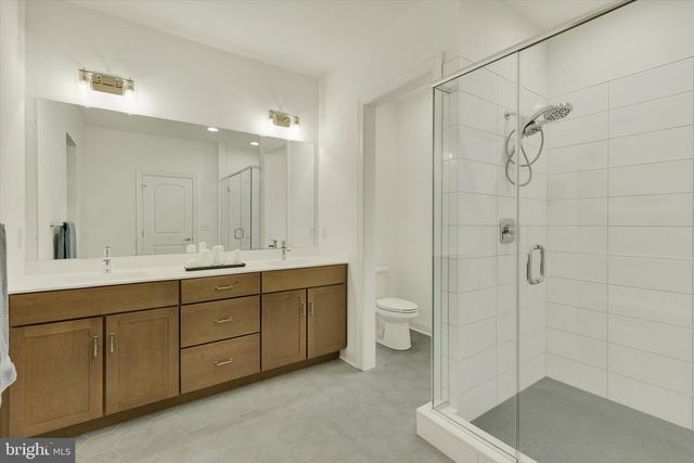 1033 LITITZ BEND DR, Lititz, PA 17543