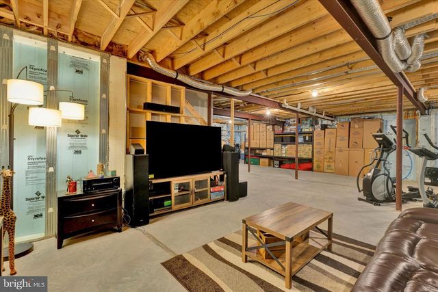 1033 LITITZ BEND DR, Lititz, PA 17543