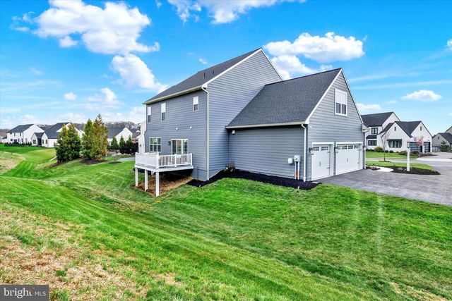 1033 LITITZ BEND DR, Lititz, PA 17543