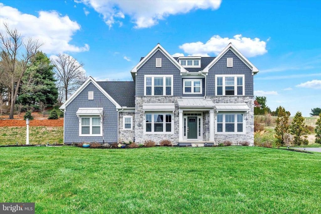 1033 LITITZ BEND DR, Lititz, PA 17543