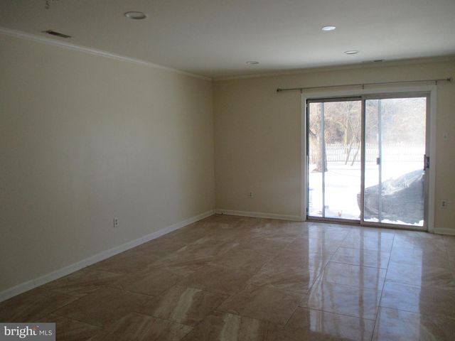 14 CHATHAM CT, Hightstown, NJ 08520