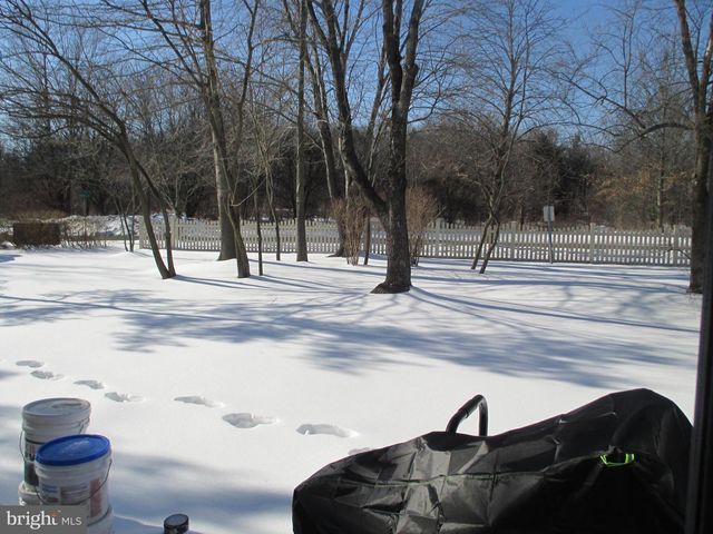 14 CHATHAM CT, Hightstown, NJ 08520