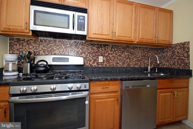 14 CHATHAM CT, Hightstown, NJ 08520