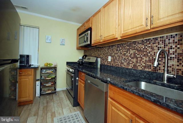 14 CHATHAM CT, Hightstown, NJ 08520