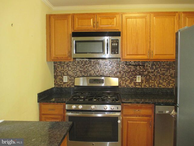 14 CHATHAM CT, Hightstown, NJ 08520