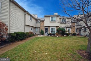 14 CHATHAM CT, Hightstown, NJ 08520
