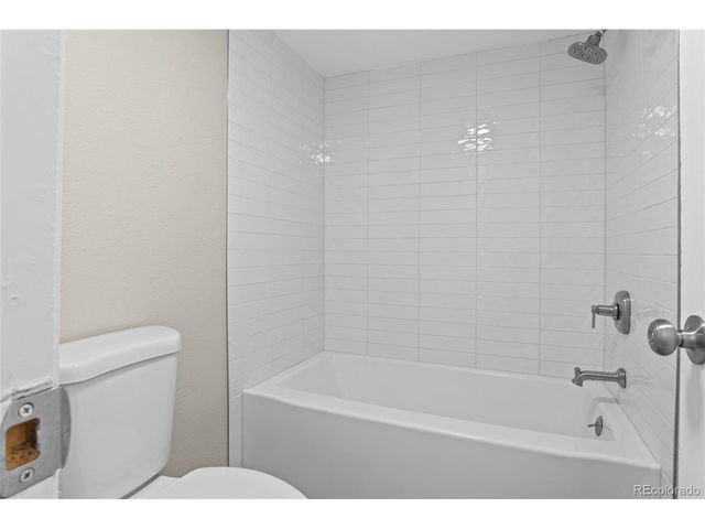 18575 E Saratoga Pl, Aurora, CO 80015