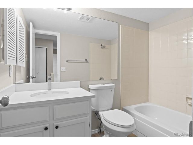 18575 E Saratoga Pl, Aurora, CO 80015