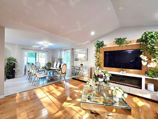 457 Granite St, Worcester, MA 01607