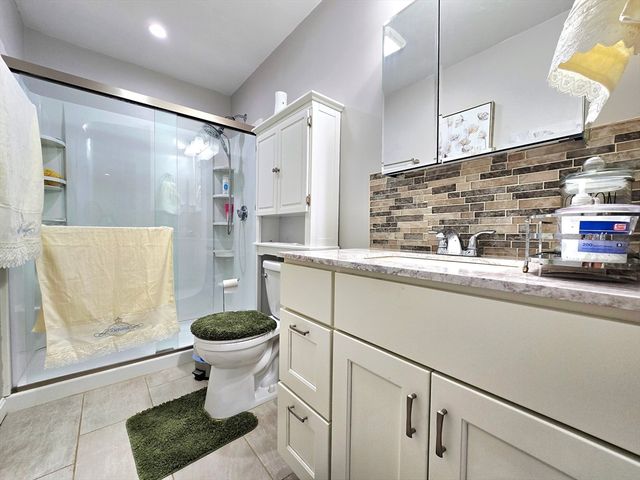 457 Granite St, Worcester, MA 01607