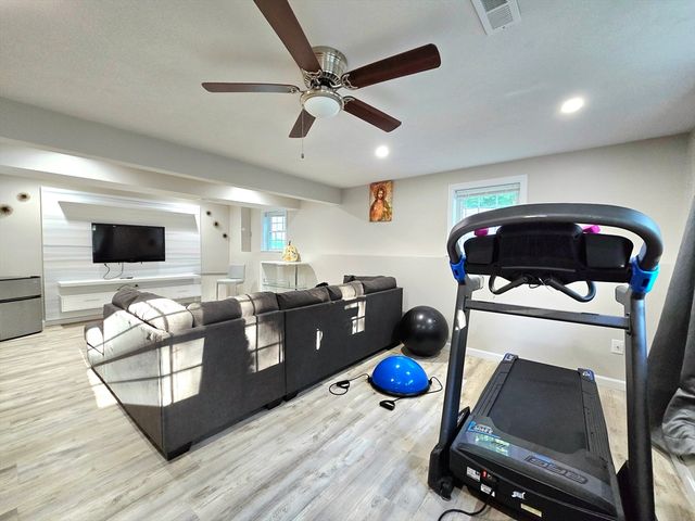 457 Granite St, Worcester, MA 01607