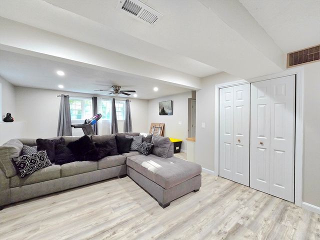 457 Granite St, Worcester, MA 01607