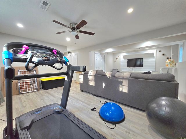 457 Granite St, Worcester, MA 01607