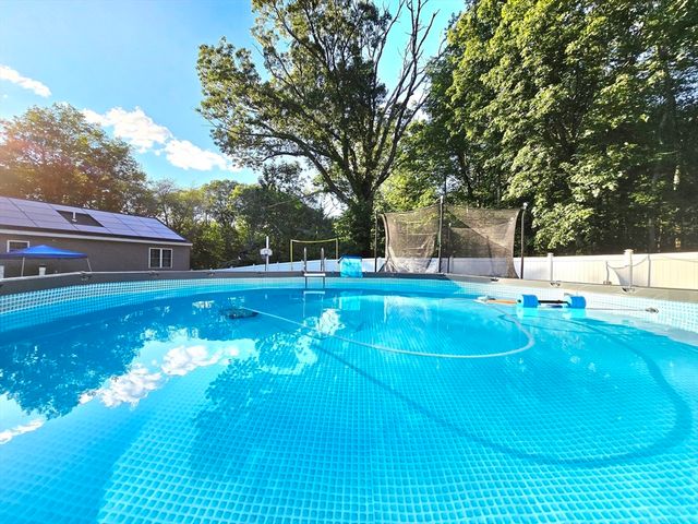 457 Granite St, Worcester, MA 01607