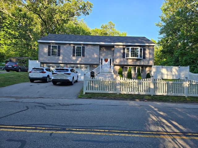 457 Granite St, Worcester, MA 01607