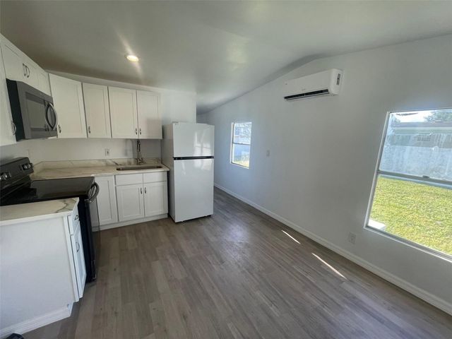 7489 CHARLIN PARKWAY, Orlando, FL 32822