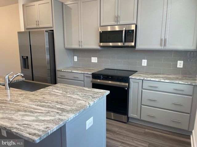 643 BELMONT BAY DR, Woodbridge, VA 22191