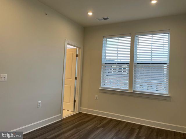 643 BELMONT BAY DR, Woodbridge, VA 22191