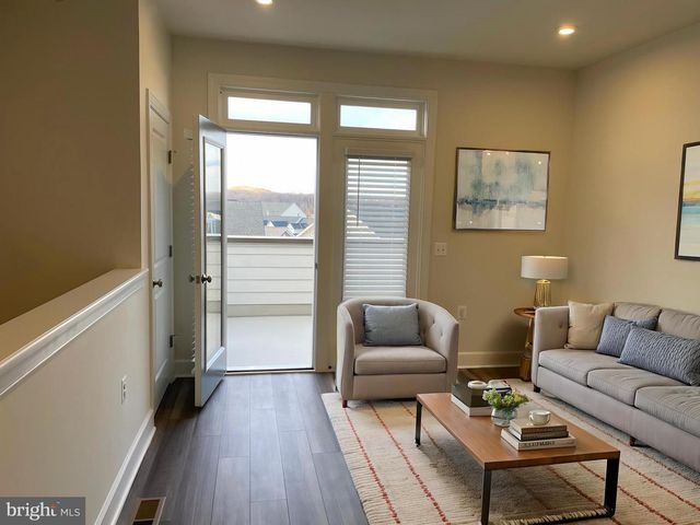 643 BELMONT BAY DR, Woodbridge, VA 22191