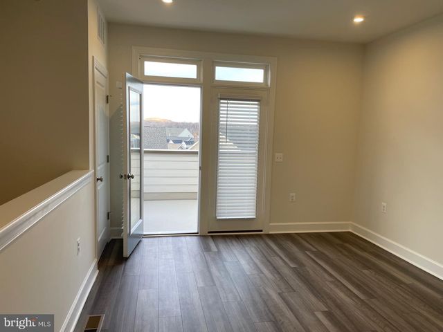 643 BELMONT BAY DR, Woodbridge, VA 22191