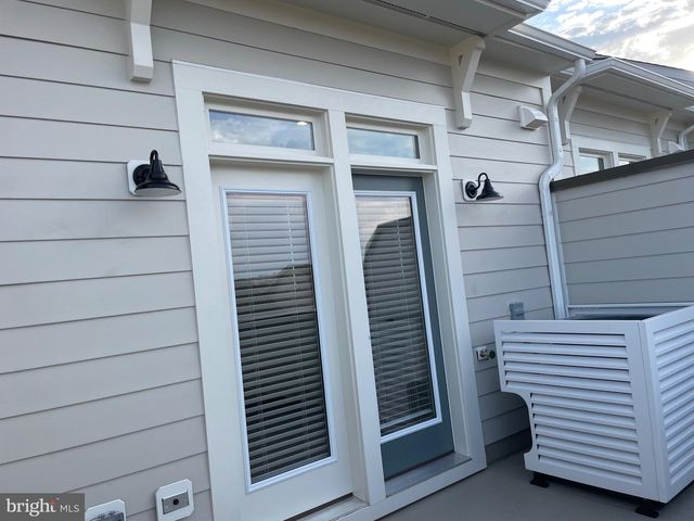 643 BELMONT BAY DR, Woodbridge, VA 22191