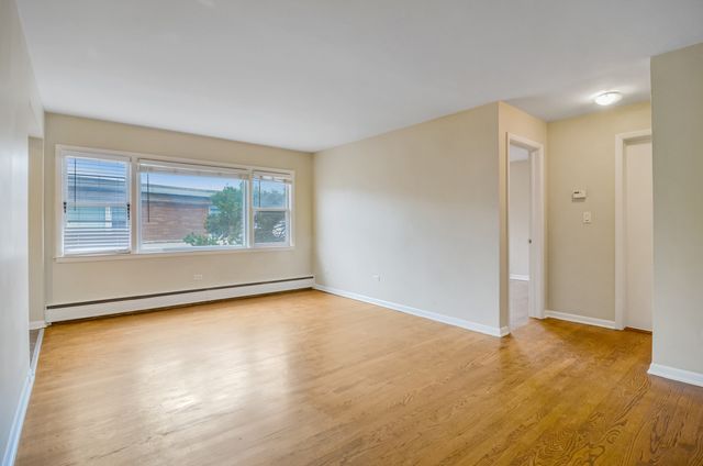 39 W Conti Parkway 2N, Elmwood Park, IL 60707