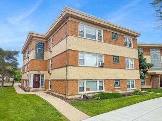39 W Conti Parkway 2N, Elmwood Park, IL 60707