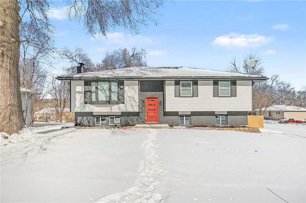 2100 Randolph Street, Leavenworth, KS 66048