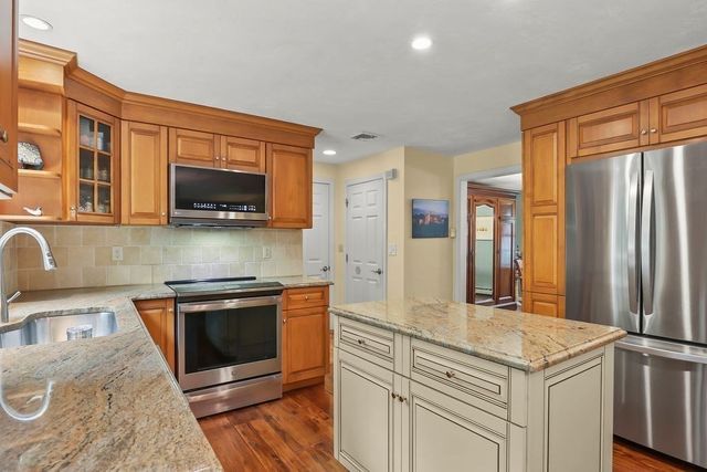 82 Achilles Way, North Attleboro, MA 02760