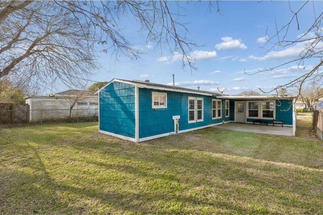105 Pompano Avenue, Galveston, TX 77550
